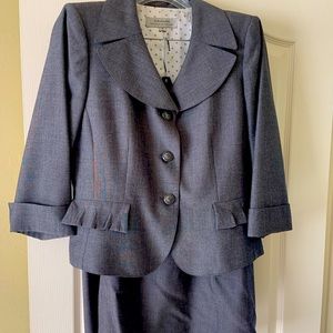 Tahari 2 piece Suit